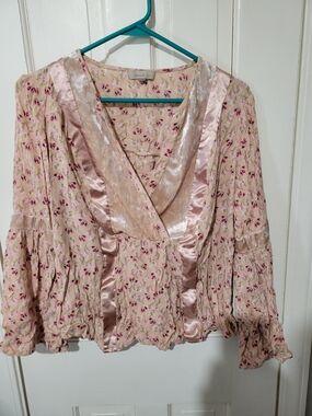 Wonderly Blush Floral Satin-Trim Blouse